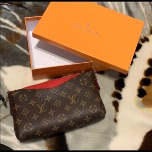 Louis Vuitton Pallas clutch